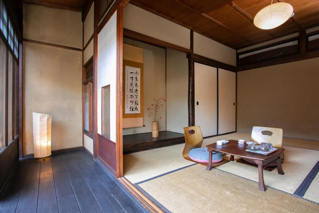 Higurashi-Sou Hotel Kyoto 0*,  Japan